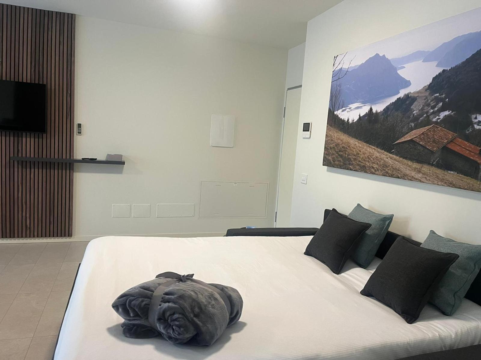 Apartament Baia Delle Rose Via Roma 111 Costa Volpino Pokój zdjęcie