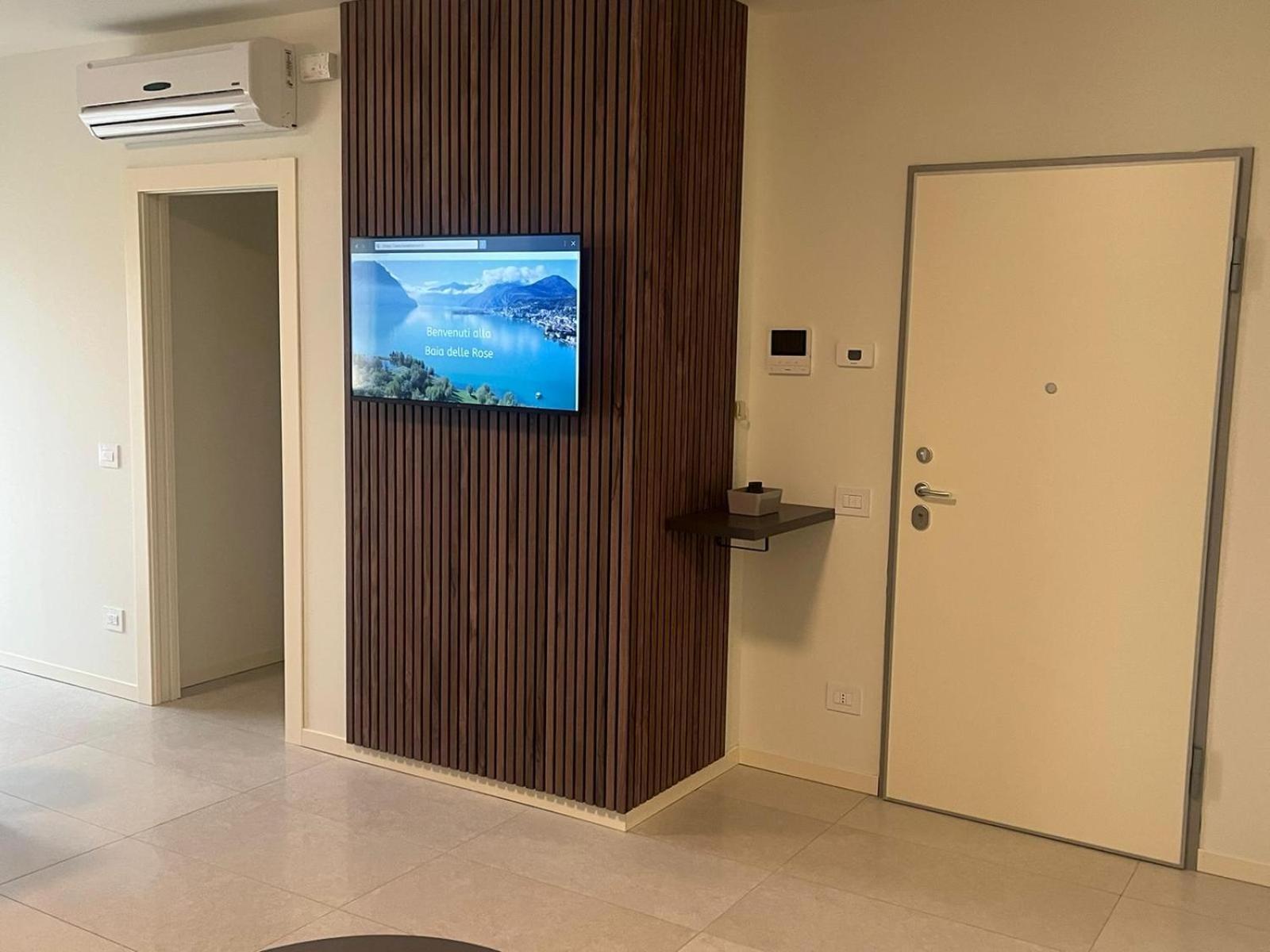 Apartament Baia Delle Rose Via Roma 111 Costa Volpino Pokój zdjęcie