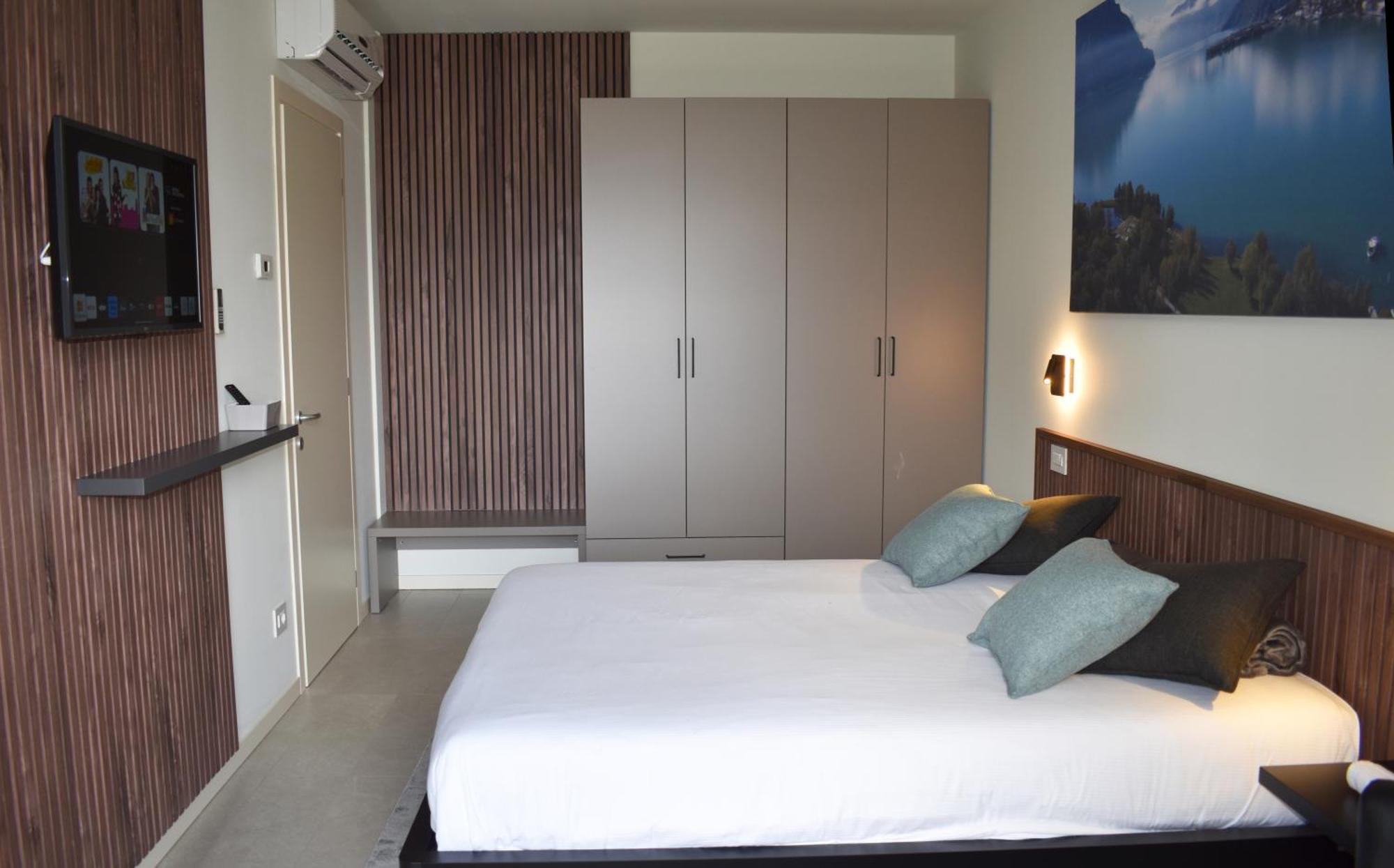 Apartament Baia Delle Rose Via Roma 111 Costa Volpino Zewnętrze zdjęcie