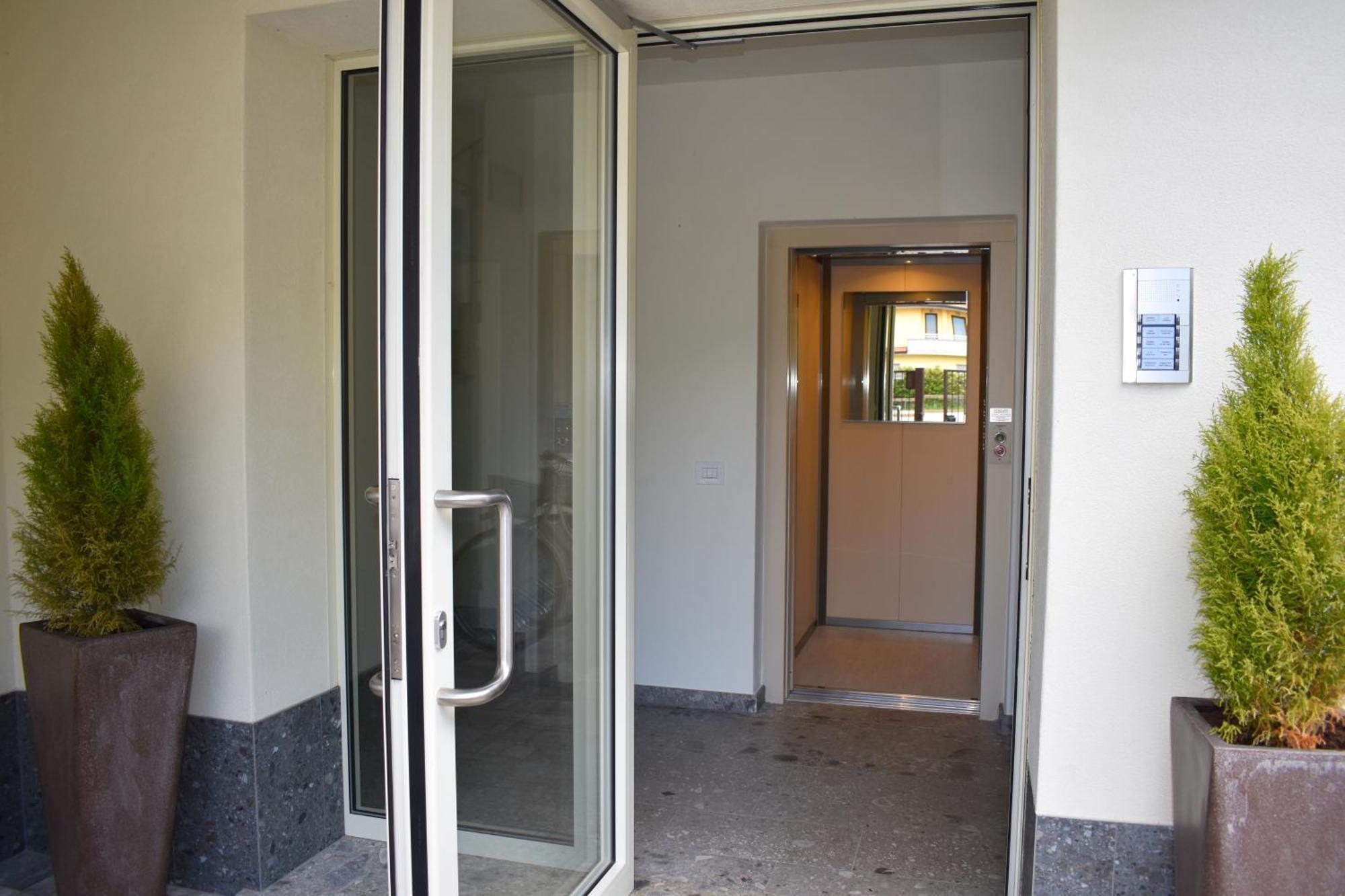 Apartament Baia Delle Rose Via Roma 111 Costa Volpino Zewnętrze zdjęcie