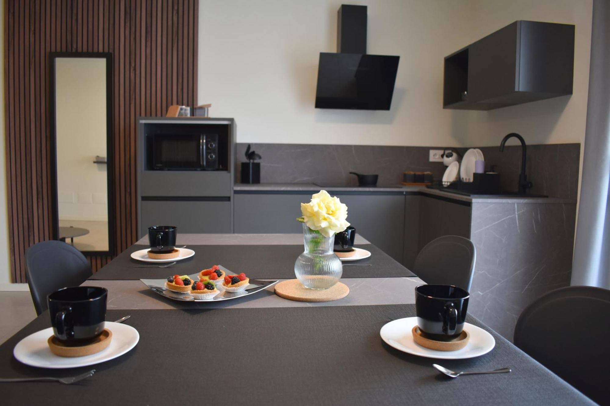 Apartament Baia Delle Rose Via Roma 111 Costa Volpino Pokój zdjęcie