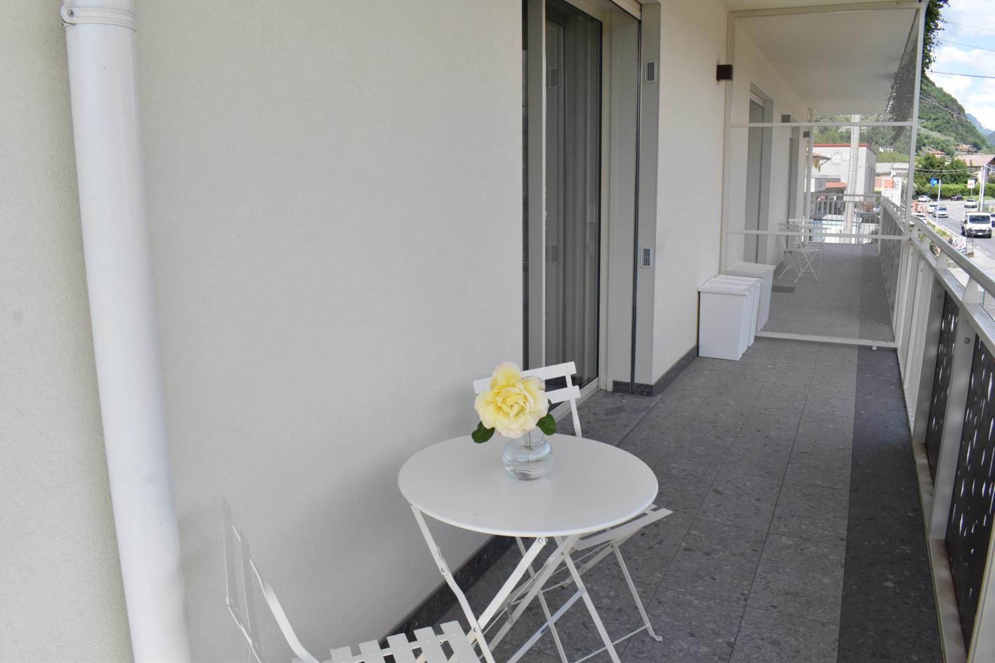 Apartament Baia Delle Rose Via Roma 111 Costa Volpino Zewnętrze zdjęcie